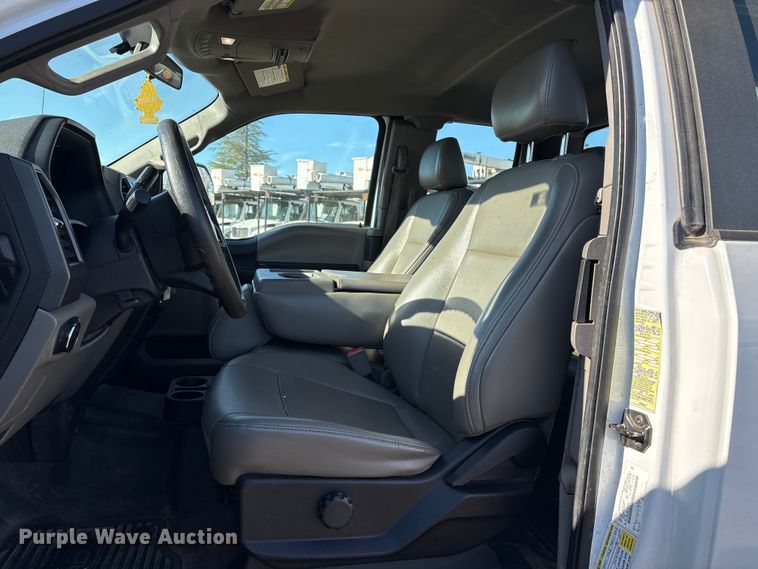 image for item EC8311 2019 Ford F250 Super Duty Ext. Cab utility bed pickup truck