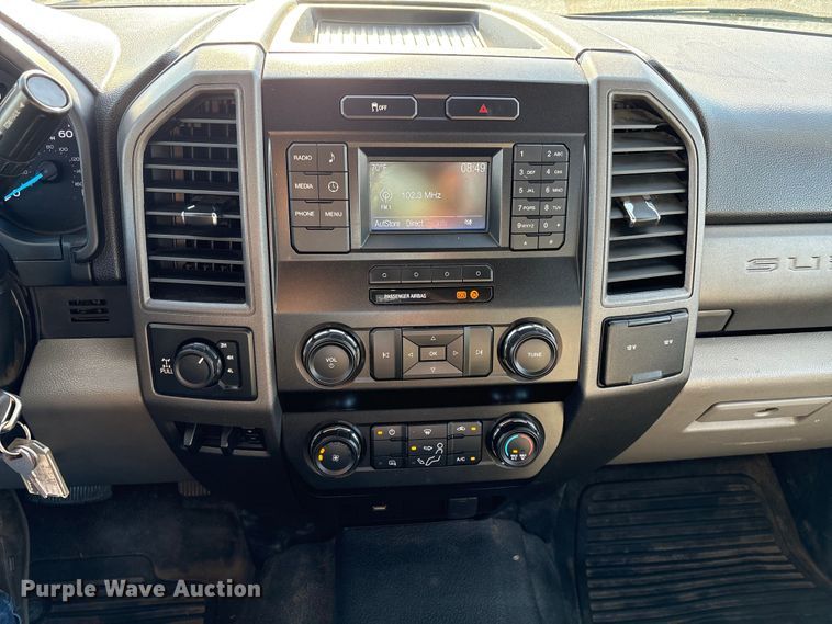 image for item EC8311 2019 Ford F250 Super Duty Ext. Cab utility bed pickup truck