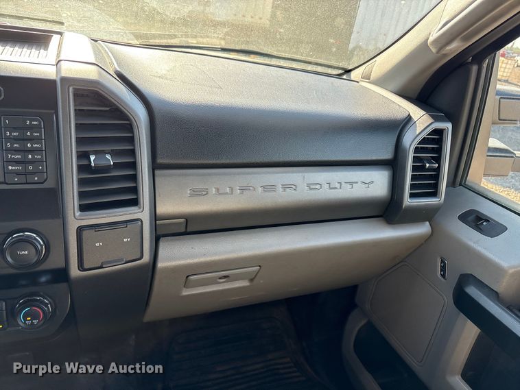 image for item EC8311 2019 Ford F250 Super Duty Ext. Cab utility bed pickup truck