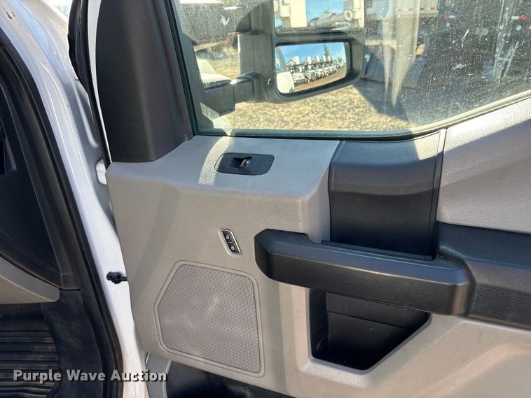 image for item EC8311 2019 Ford F250 Super Duty Ext. Cab utility bed pickup truck