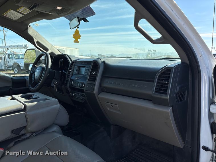 image for item EC8311 2019 Ford F250 Super Duty Ext. Cab utility bed pickup truck