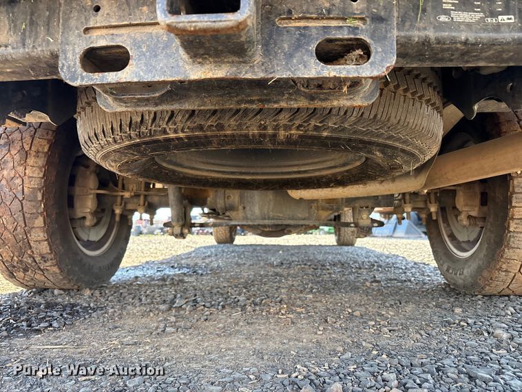 image for item EC8311 2019 Ford F250 Super Duty Ext. Cab utility bed pickup truck