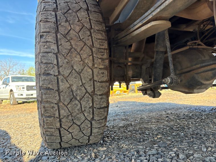 image for item EC8311 2019 Ford F250 Super Duty Ext. Cab utility bed pickup truck