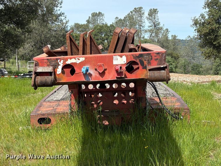 image for item EC8320 1977 Cozad lowboy equipment trailer