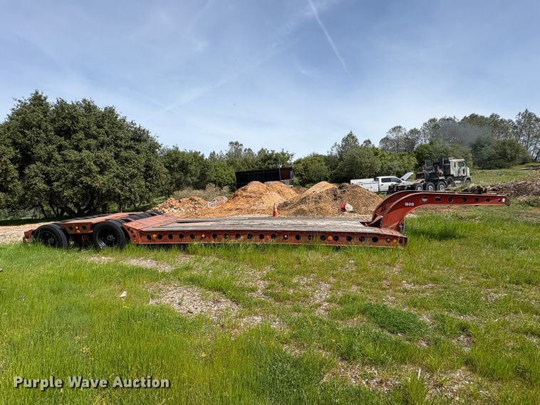 image for item EC8320 1977 Cozad lowboy equipment trailer