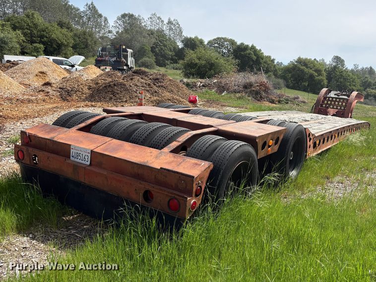 image for item EC8320 1977 Cozad lowboy equipment trailer