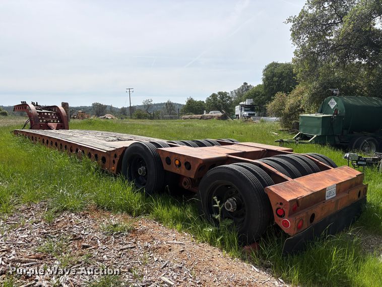 image for item EC8320 1977 Cozad lowboy equipment trailer
