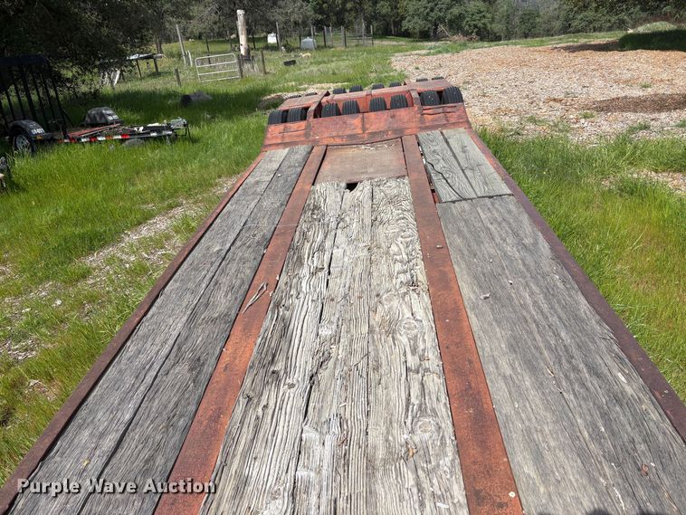 image for item EC8320 1977 Cozad lowboy equipment trailer