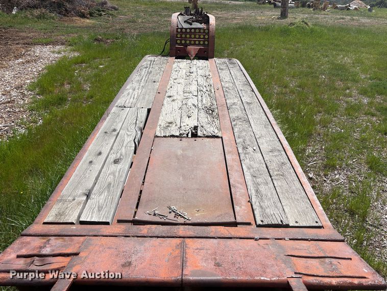 image for item EC8320 1977 Cozad lowboy equipment trailer