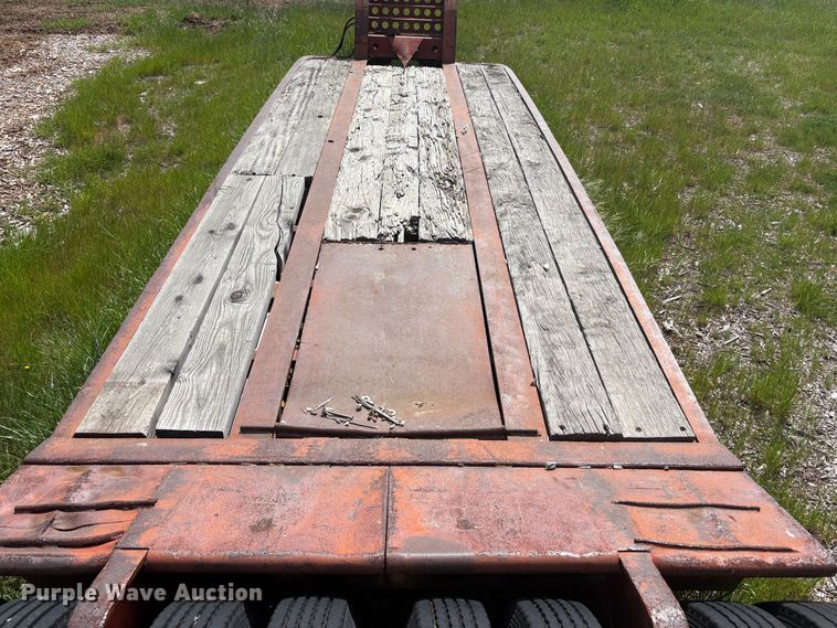 image for item EC8320 1977 Cozad lowboy equipment trailer