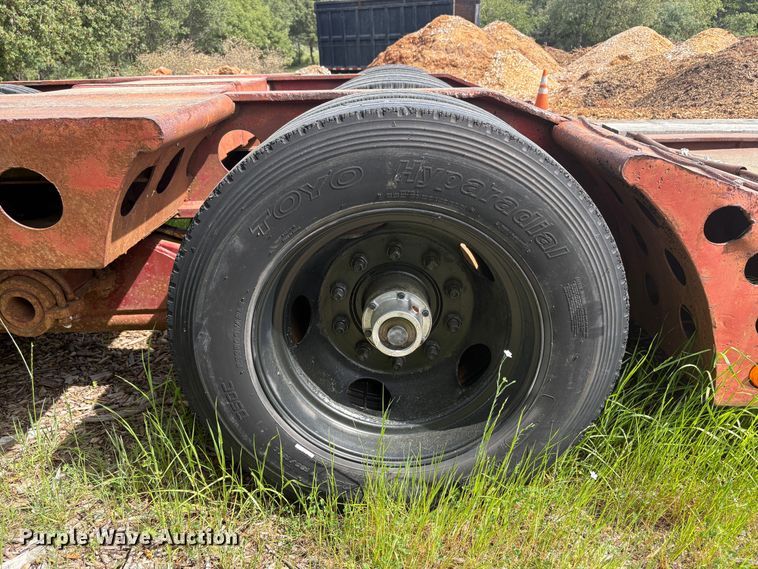image for item EC8320 1977 Cozad lowboy equipment trailer