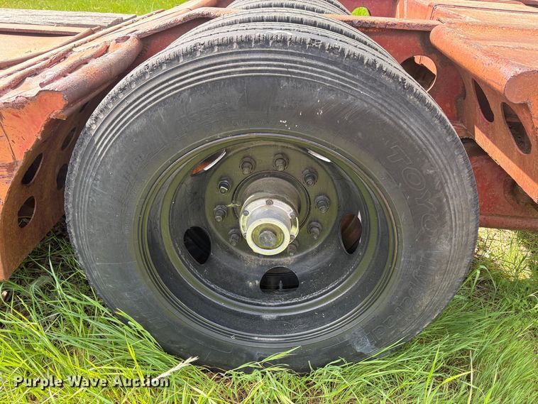 image for item EC8320 1977 Cozad lowboy equipment trailer