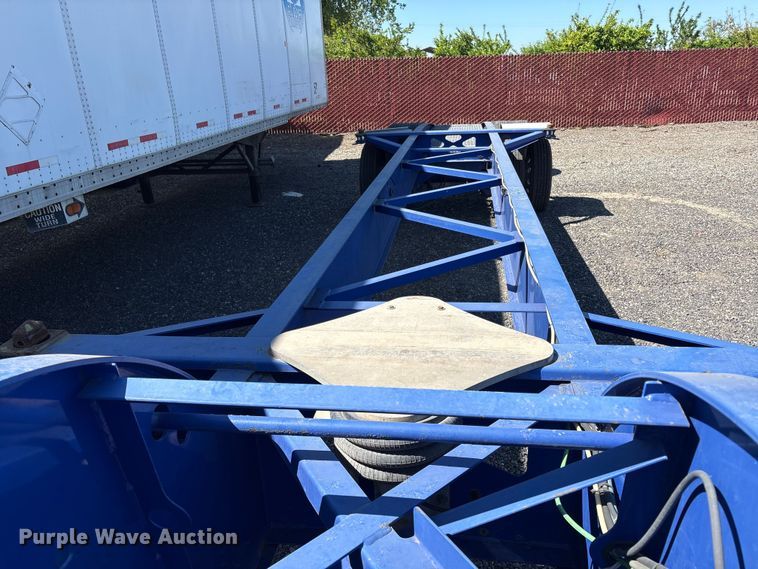 image for item EC8333 2013 Reinke container trailer