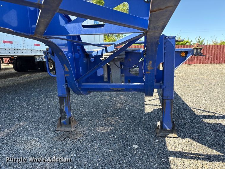 image for item EC8333 2013 Reinke container trailer