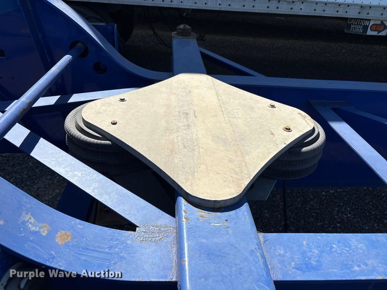 image for item EC8333 2013 Reinke container trailer