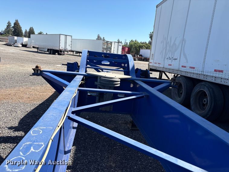 image for item EC8333 2013 Reinke container trailer