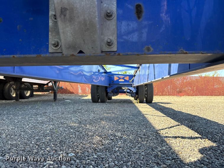 image for item EC8333 2013 Reinke container trailer