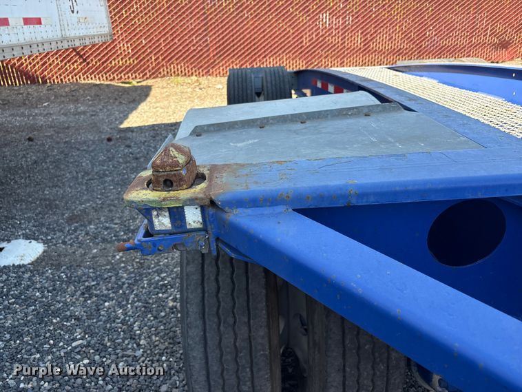 image for item EC8333 2013 Reinke container trailer