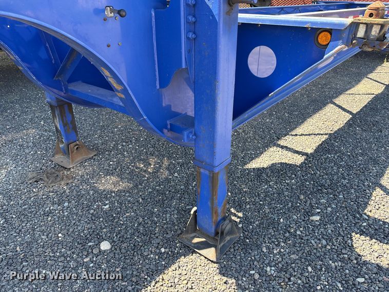 image for item EC8333 2013 Reinke container trailer