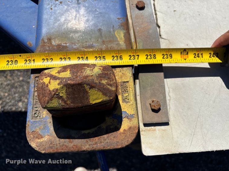 image for item EC8333 2013 Reinke container trailer