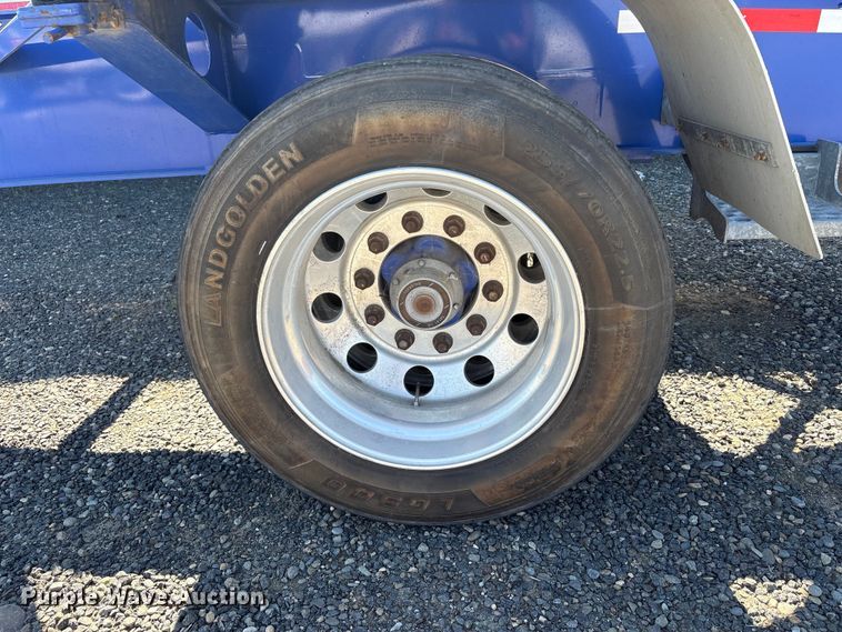 image for item EC8333 2013 Reinke container trailer