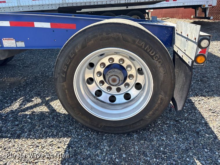 image for item EC8333 2013 Reinke container trailer