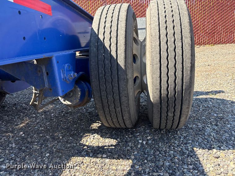 image for item EC8333 2013 Reinke container trailer