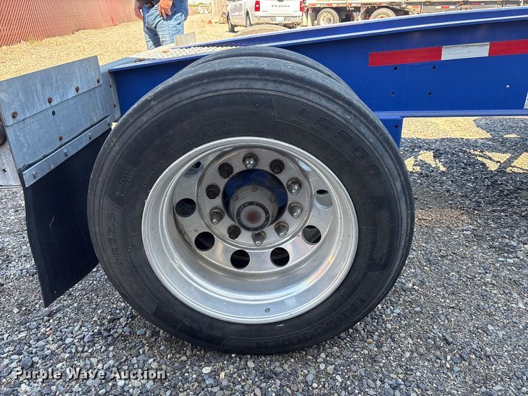 image for item EC8333 2013 Reinke container trailer