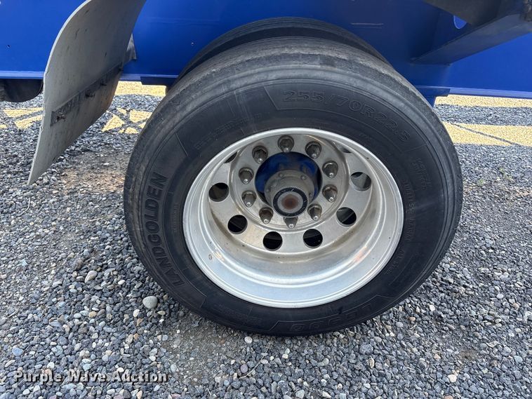 image for item EC8333 2013 Reinke container trailer