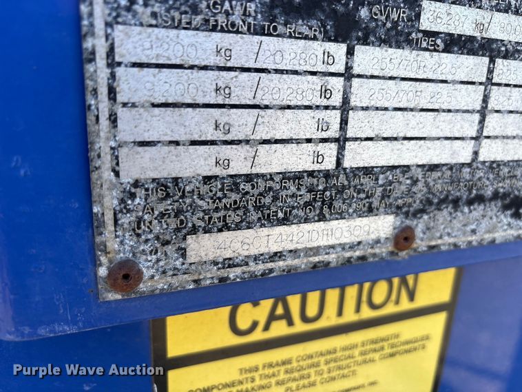 image for item EC8333 2013 Reinke container trailer