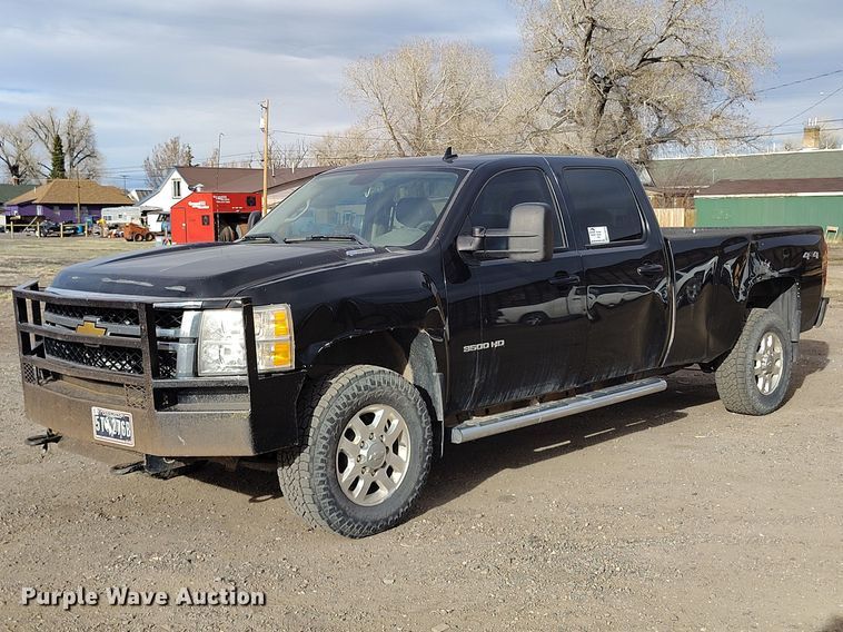 image for item EC8978 2013 Chevrolet Silverado 3500HD Crew Cab pickup truck
