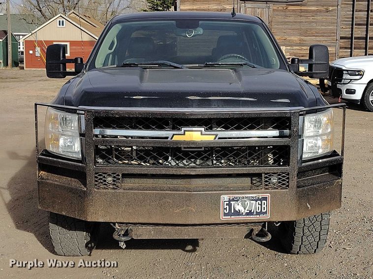 image for item EC8978 2013 Chevrolet Silverado 3500HD Crew Cab pickup truck