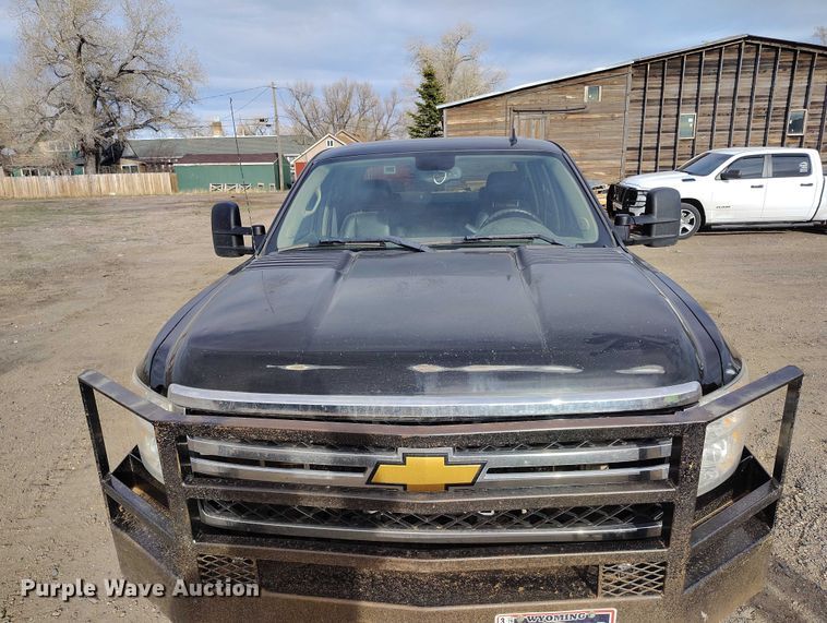image for item EC8978 2013 Chevrolet Silverado 3500HD Crew Cab pickup truck