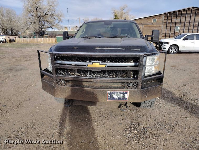 image for item EC8978 2013 Chevrolet Silverado 3500HD Crew Cab pickup truck