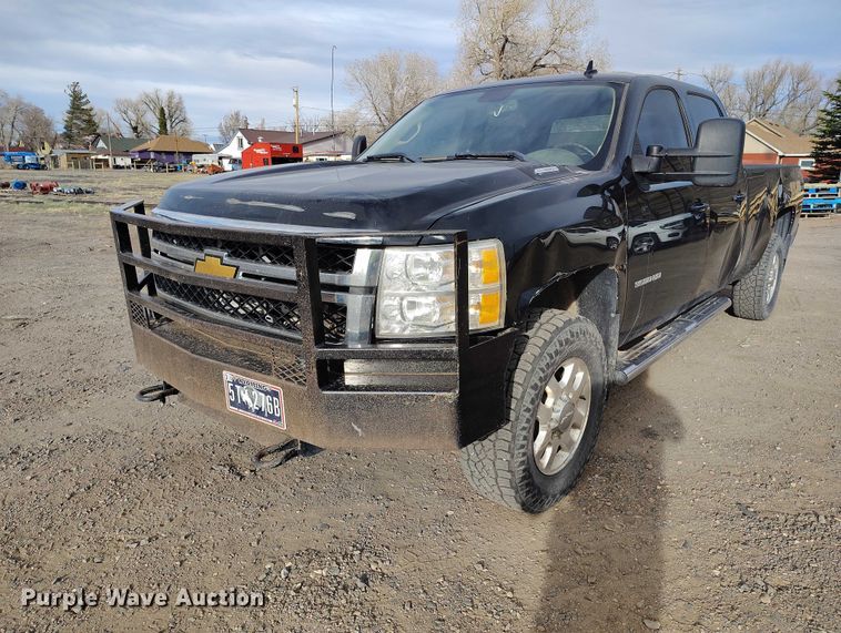 image for item EC8978 2013 Chevrolet Silverado 3500HD Crew Cab pickup truck