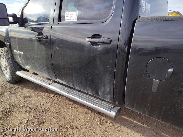 image for item EC8978 2013 Chevrolet Silverado 3500HD Crew Cab pickup truck