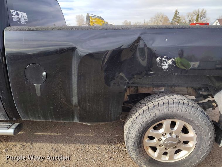 image for item EC8978 2013 Chevrolet Silverado 3500HD Crew Cab pickup truck