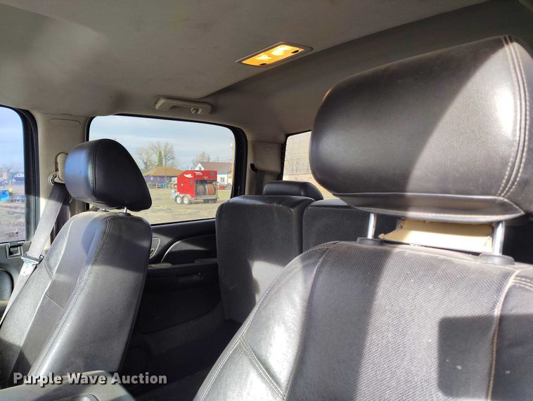 image for item EC8978 2013 Chevrolet Silverado 3500HD Crew Cab pickup truck