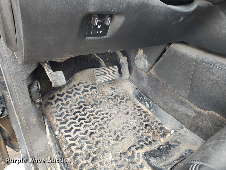 image for item EC8978 2013 Chevrolet Silverado 3500HD Crew Cab pickup truck