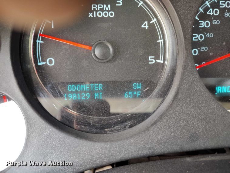 image for item EC8978 2013 Chevrolet Silverado 3500HD Crew Cab pickup truck