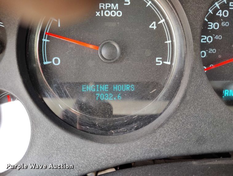 image for item EC8978 2013 Chevrolet Silverado 3500HD Crew Cab pickup truck