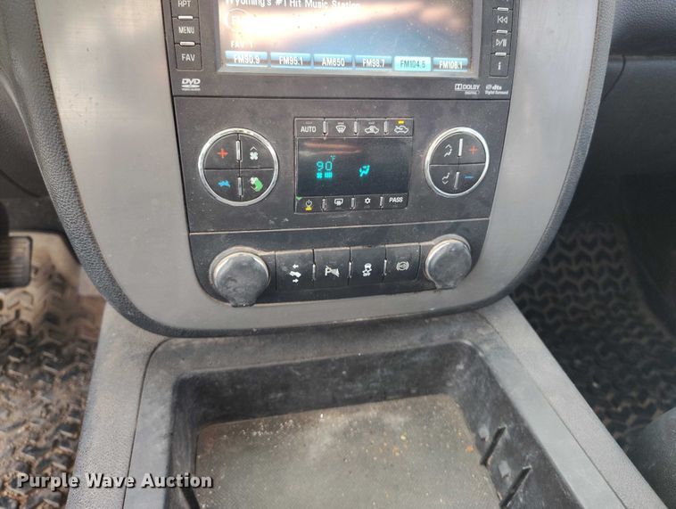 image for item EC8978 2013 Chevrolet Silverado 3500HD Crew Cab pickup truck