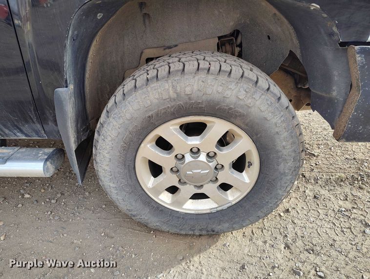 image for item EC8978 2013 Chevrolet Silverado 3500HD Crew Cab pickup truck