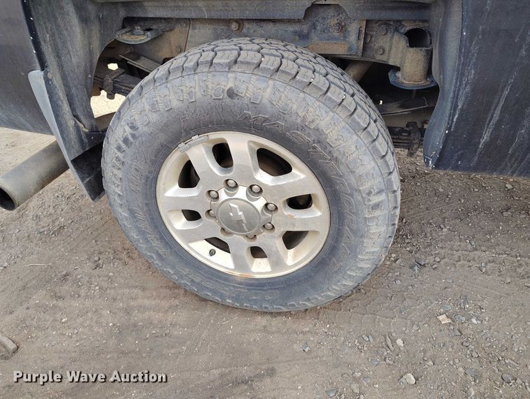 image for item EC8978 2013 Chevrolet Silverado 3500HD Crew Cab pickup truck