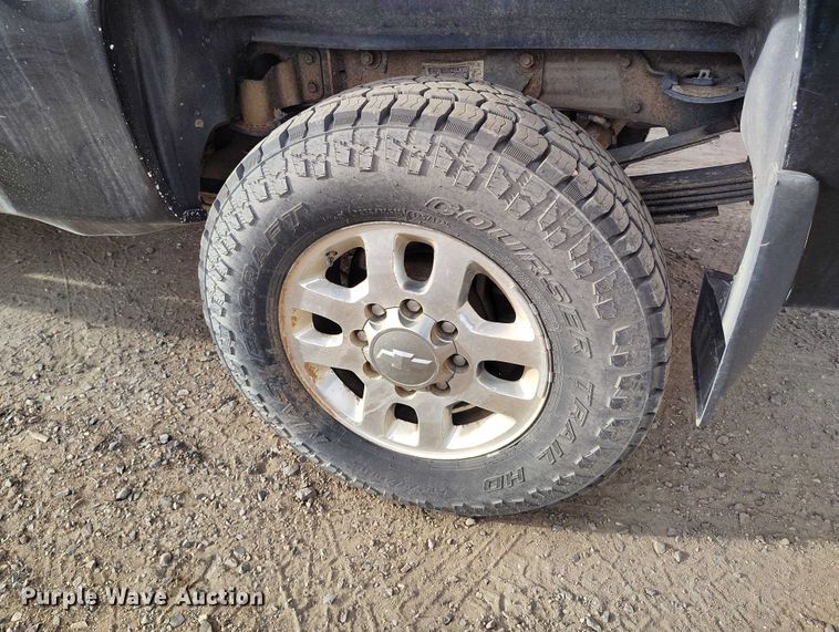 image for item EC8978 2013 Chevrolet Silverado 3500HD Crew Cab pickup truck