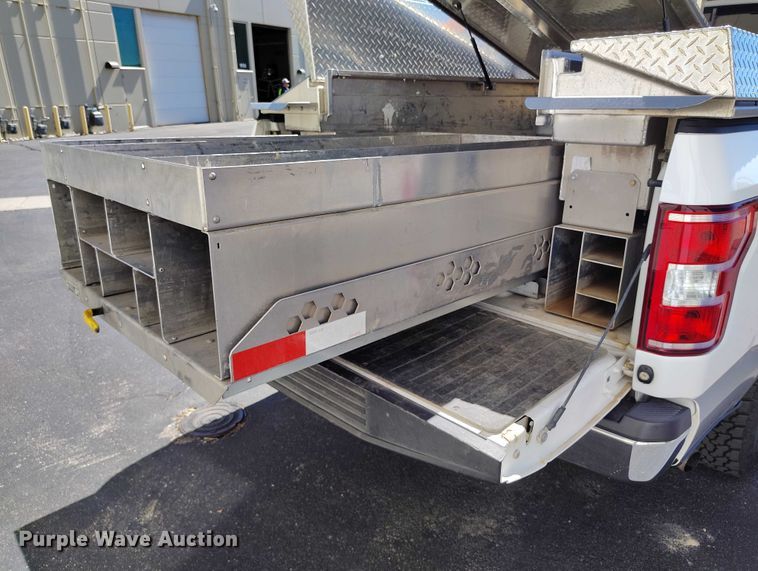 image for item EC8986 2018 Ford F-150 Crew Cab pickup truck