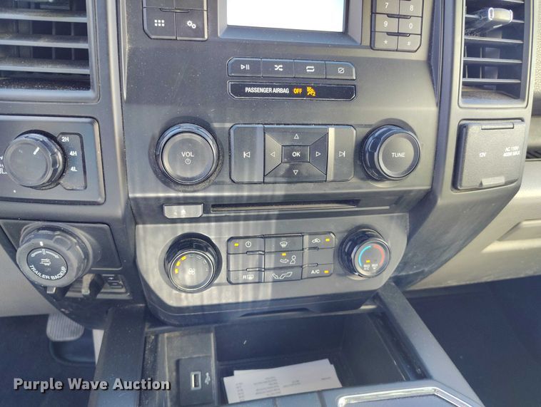 image for item EC8986 2018 Ford F-150 Crew Cab pickup truck