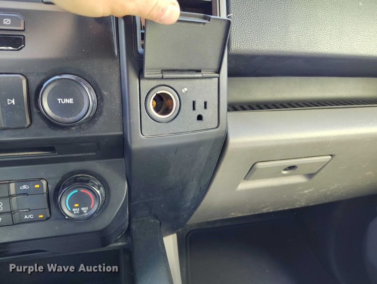 image for item EC8986 2018 Ford F-150 Crew Cab pickup truck