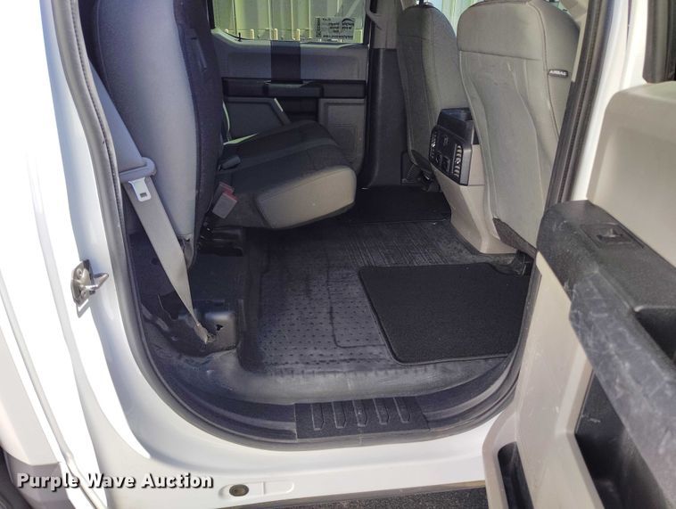 image for item EC8986 2018 Ford F-150 Crew Cab pickup truck