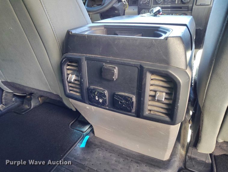 image for item EC8986 2018 Ford F-150 Crew Cab pickup truck